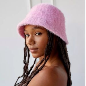 NEW Urban Outfitters Juno Fuzzy Bucket Hat